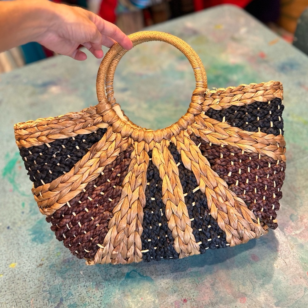 Woven Straw Circle-Handle Tote Bag in Natural, Brown & Black